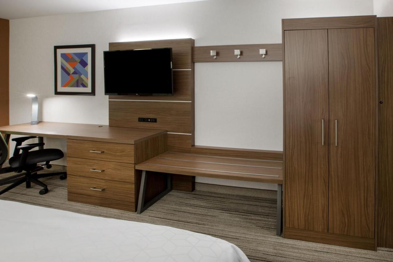 Holiday Inn Express & Suites - Denton - Sanger, An Ihg Hotel Buitenkant foto