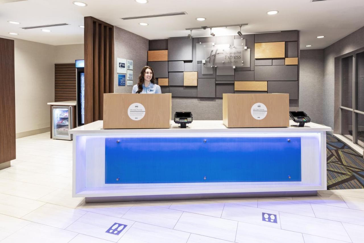 Holiday Inn Express & Suites - Denton - Sanger, An Ihg Hotel Buitenkant foto