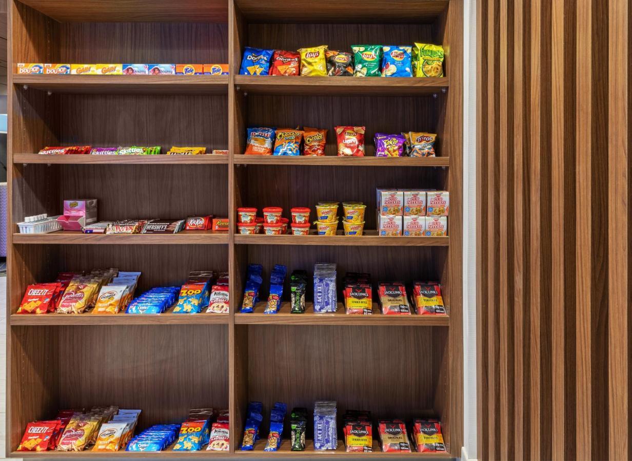 Holiday Inn Express & Suites - Denton - Sanger, An Ihg Hotel Buitenkant foto